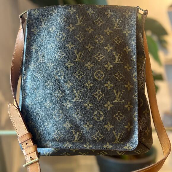 LOUIS VUITTON Monogram Musette GM - Picture 1 of 16